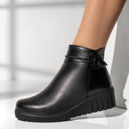 Ghete scurte dama cu talpa groasa negre din Piele naturala MOD14071, 2, modlet.ro