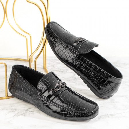 Plateste Jumatate!, Mocasini barbati negri cu aspect lucios si aplicatie metalica MOD09048, modlet.ro