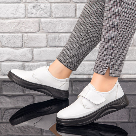 REDUCERI INCALTAMINTE, Pantofi casual dama albi din Piele naturala cu scai MOD10462, modlet.ro