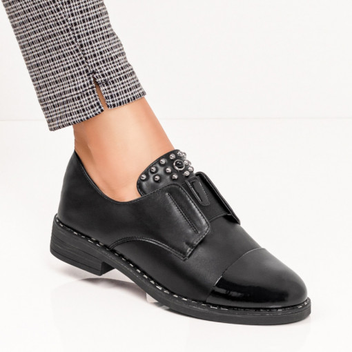 Pantofi dama negri cu aplicatii metalice si material elastic MDL06055