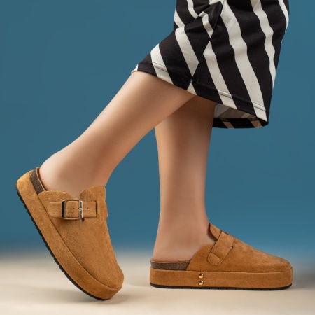 Papuci si slapi dama, Papuci casual dama cu talpa groasa si imprimeu maro suede MOD13446, modlet.ro