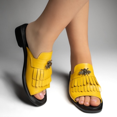 Papuci si slapi dama, Papuci dama cu accesoriu metalic galbeni din Piele naturala MOD13412, modlet.ro