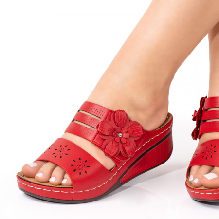 Papuci dama cu platforma si accesoriu floral rosii ZEF04064