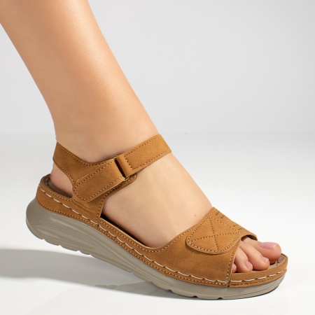 Sandale dama, Sandale dama cu platforma si inchidere cu scai maro MOD13389, modlet.ro