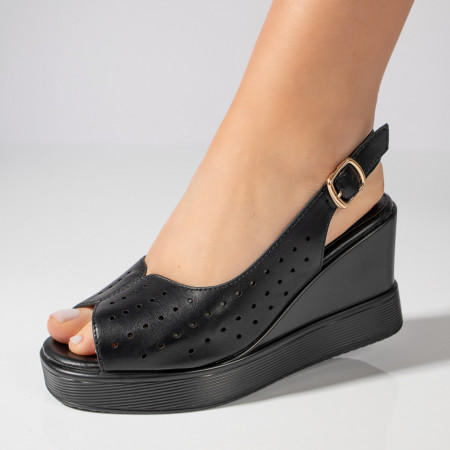 REDUCERI INCALTAMINTE, Sandale dama cu platforma si perforatii negre MOD08511, modlet.ro