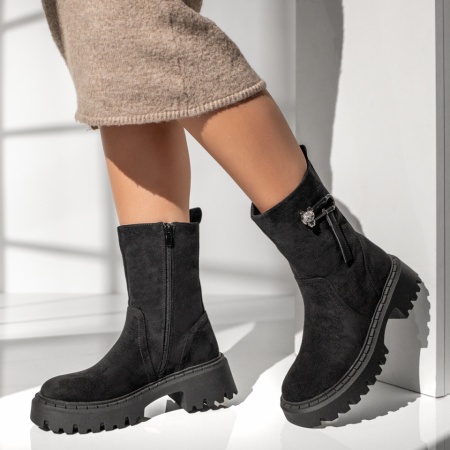 Ghete fara toc, Ghete dama cu accesoriu decorativ negru suede MOD12794, modlet.ro