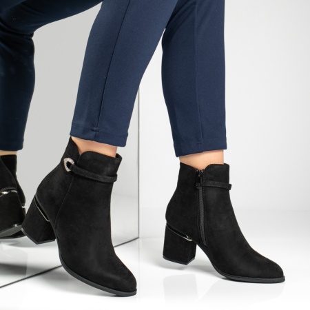 Ghete Dama, Ghete dama cu toc gros si fermoar negru suede MOD12886, modlet.ro