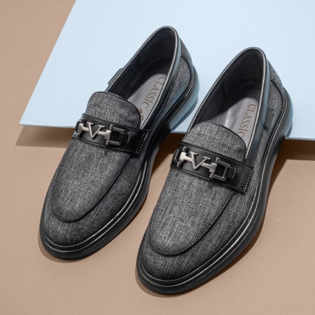 REDUCERI INCALTAMINTE, Mocasini barbati cu accesoriu metalic negri MOD11650, modlet.ro