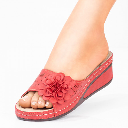 Papuci si slapi dama, Papuci cu platforma dama si accesoriu decorativ rosii ZEF05054 - zeforia.ro