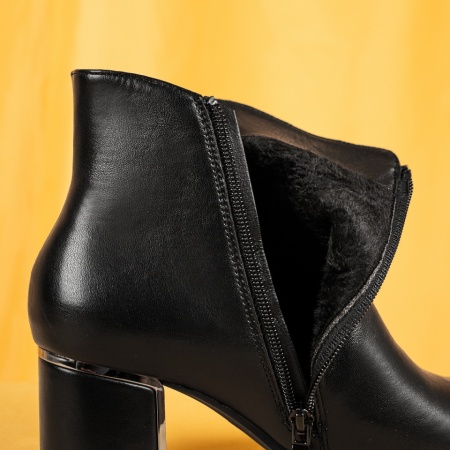 Botine dama cu toc gros si accesoriu decorativ negre MOD14089, 2, modlet.ro