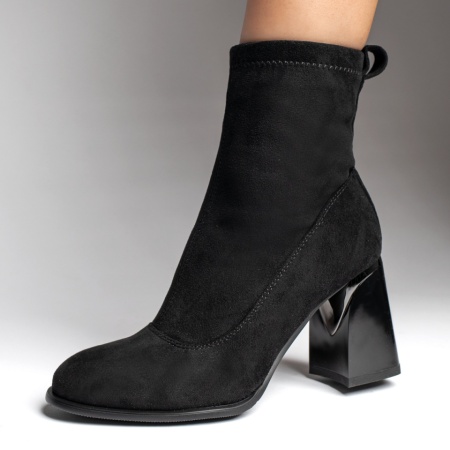 Botine dama, Botine dama cu toc si fermoar negru suede ZEF12385, zeforia.ro