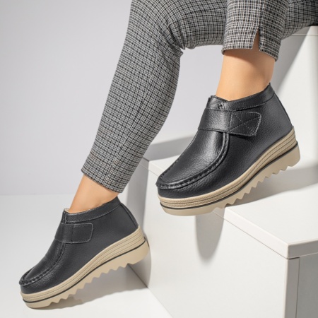 Ghete dama cu platforma si inchidere cu scai negre din Piele naturala MOD10254, 4, modlet.ro