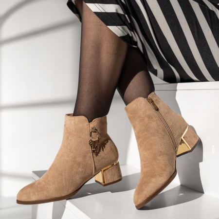 REDUCERI INCALTAMINTE, Ghete dama cu toc gros si accesorii decorative khaki suede MOD12857, modlet.ro
