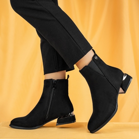 Ghete Dama, Ghete dama cu toc gros si insertie de material elastic negru suede MOD07099, modlet.ro