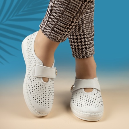 Pantofi casual dama cu perforatii si inchidere cu scai albi EVA1, 2, modlet.ro