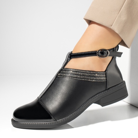 Pantofi casual dama, Pantofi casual dama cu strasuri si varf lucios negri MOD10983, modlet.ro