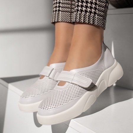 Pantofi casual dama, Pantofi casual dama cu talpa groasa si inchidere cu scai albi MOD13379, modlet.ro