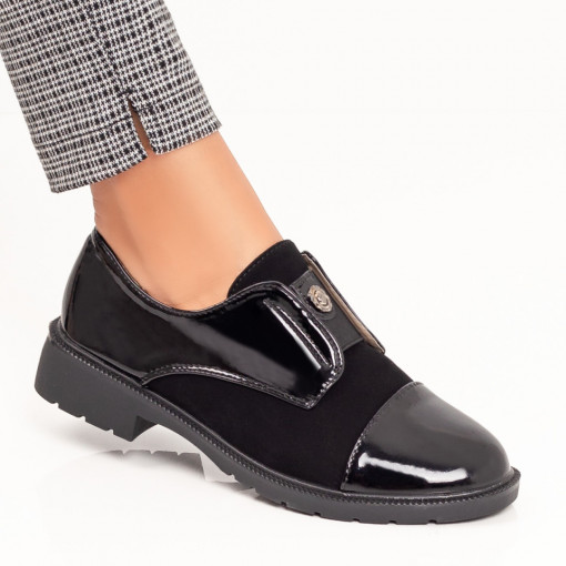 Pantofi casual negri dama cu insertii de material elastic si varf lacuit MDL05979