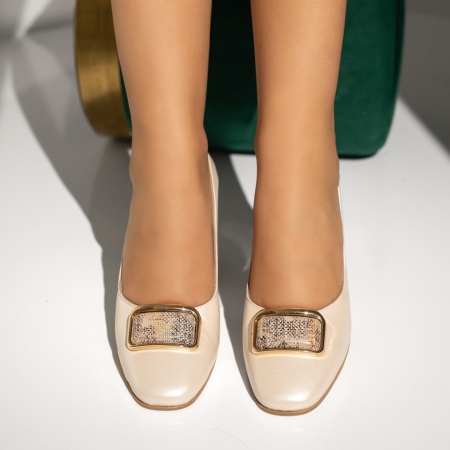 Pantofi dama cu toc si accesoriu metalic bej deschis din Piele naturala MOD13958