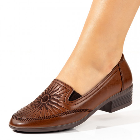 Pantofi cu toc mic dama, Pantofi dama maro cu toc mic ZEF10328 - zeforia.ro