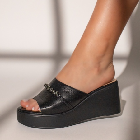 schimbat preturi, Papuci dama cu platforma si pietre aplicate negre MOD11605, modlet.ro
