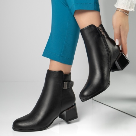 Botine dama, Botine dama cu toc si accesoriu metalic negre MOD12597, modlet.ro