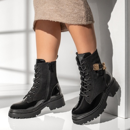 Ghete fara toc, Ghete dama cu accesoriu decorativ si varf lucios negru suede MOD12789, modlet.ro