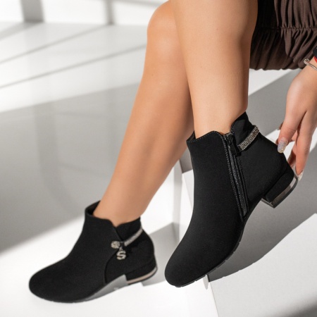 Incaltaminte dama, Ghete dama cu strasuri aplicate si fermoar negru suede MOD12359, modlet.ro