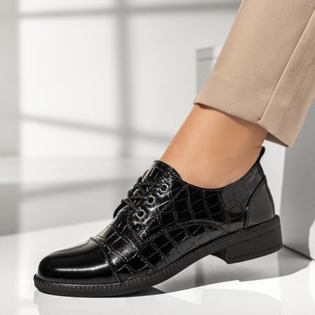 Pantofi casual dama cu siret si aspect lucios negri MOD10982