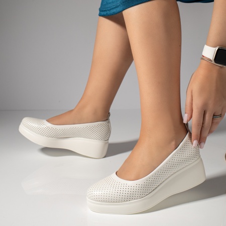 schimbat preturi, Pantofi dama casual cu platforma si perforatii albi MOD11655, modlet.ro