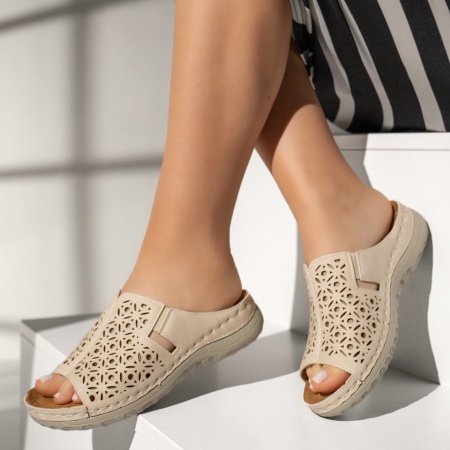 Papuci casual dama perforati bej ZEF13546