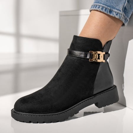 Ghete dama cu fermoar si accesoriu metalic negre suede ZEF12244, 2, zeforia.ro