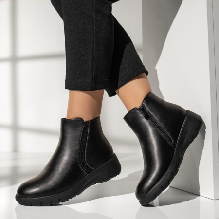 REDUCERI INCALTAMINTE, Ghete dama scurte cu fermoar negre MOD14083, modlet.ro