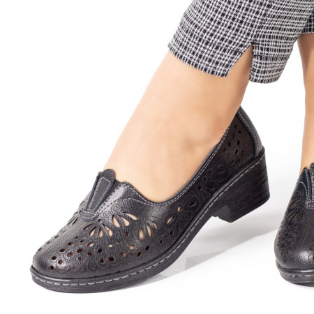 Pantofi cu toc gros dama, Pantofi cu toc dama si perforatii din Piele naturala negri ZEF08739 - zeforia.ro