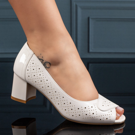Pantofi dama, Pantofi dama cu toc gros si perforatii albi MOD11214, modlet.ro