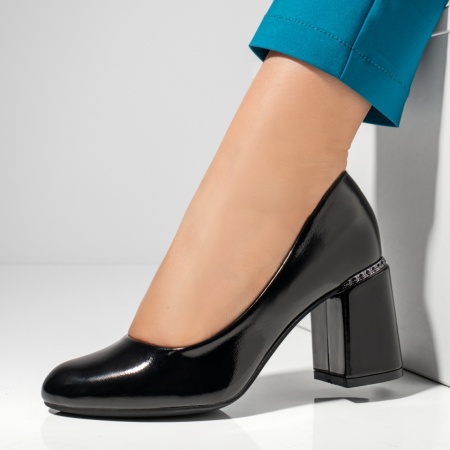 Pantofi dama, Pantofi dama cu toc negri cu aspect lucios MOD02837, modlet.ro