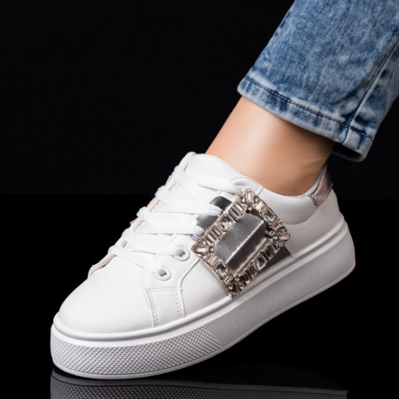 Plateste Jumatate!, Tenisi dama albi cu argintiu cu accesoriu decorativ MOD08108, modlet.ro