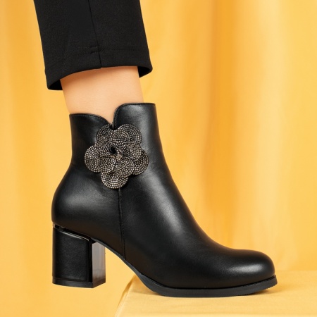 Botine dama cu toc gros si accesoriu decorativ negre MOD14089, 3, modlet.ro