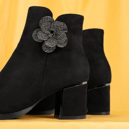 Botine dama cu toc gros si accesoriu decorativ negru suede MOD14089, 4, modlet.ro