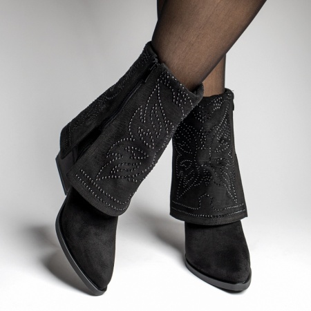 Plateste Jumatate!, Ciocate dama cu toc gros si aplicatii cu strasuri negru suede MOD12341, modlet.ro