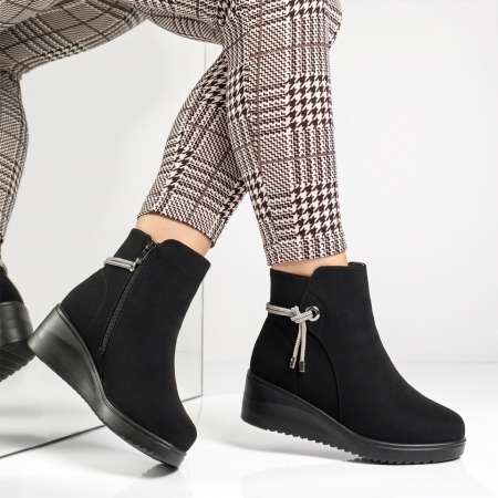 Ghete dama cu platforma si accesoriu decorativ negru suede GINA16, 3, modlet.ro