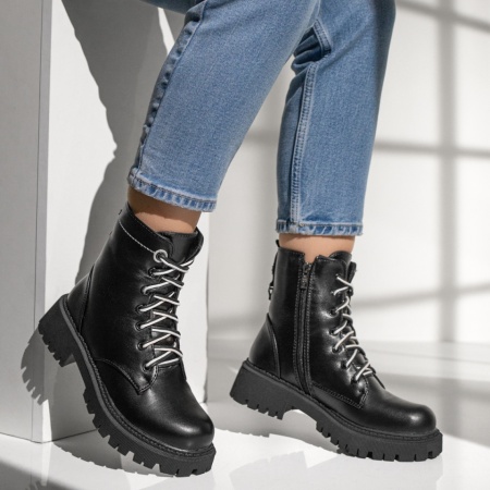Ghete dama cu talpa groasa si accesorii la spate negre cu alb MOD07147, 3, modlet.ro