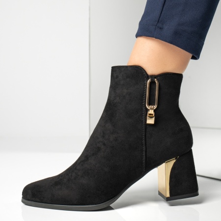 Ghete Dama, Ghete dama cu toc si accesoriu decorativ negru suede MOD12883, modlet.ro