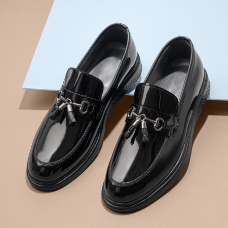 Plateste Jumatate!, Mocasini negri cu aspect lucios MOD11688, modlet.ro