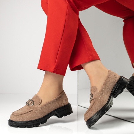 Pantofi casual dama, Pantofi casual dama cu accesoriu decorativ bej suede MOD13367, modlet.ro
