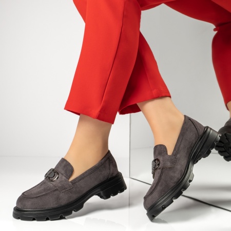 Pantofi casual dama, Pantofi casual dama cu accesoriu decorativ gri suede MOD13367, modlet.ro