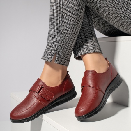 Pantofi casual dama, Pantofi casual dama cu talpa joasa si inchidere cu scai rosii MOD11937, modlet.ro