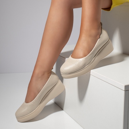 schimbat preturi, Pantofi dama casual cu platforma si perforatii bej MOD11655, modlet.ro