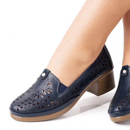 Pantofi cu toc mic dama, Pantofi dama cu perforatii albastri din Piele naturala ZEF05426 - zeforia.ro