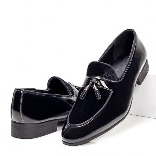 Reduceri Incaltaminte Barbati, Pantofi negri barbati eleganti cu aspect lacuit ZEF05390 - zeforia.ro
